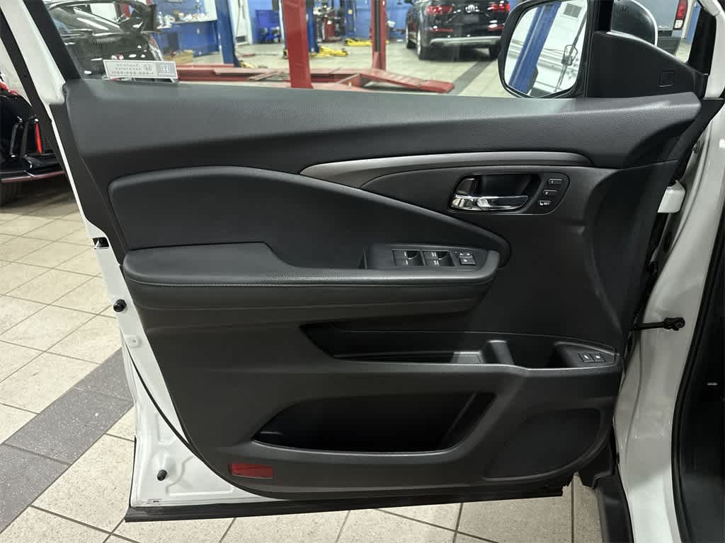 Thumbnail: 2022 Honda Pilot - 32