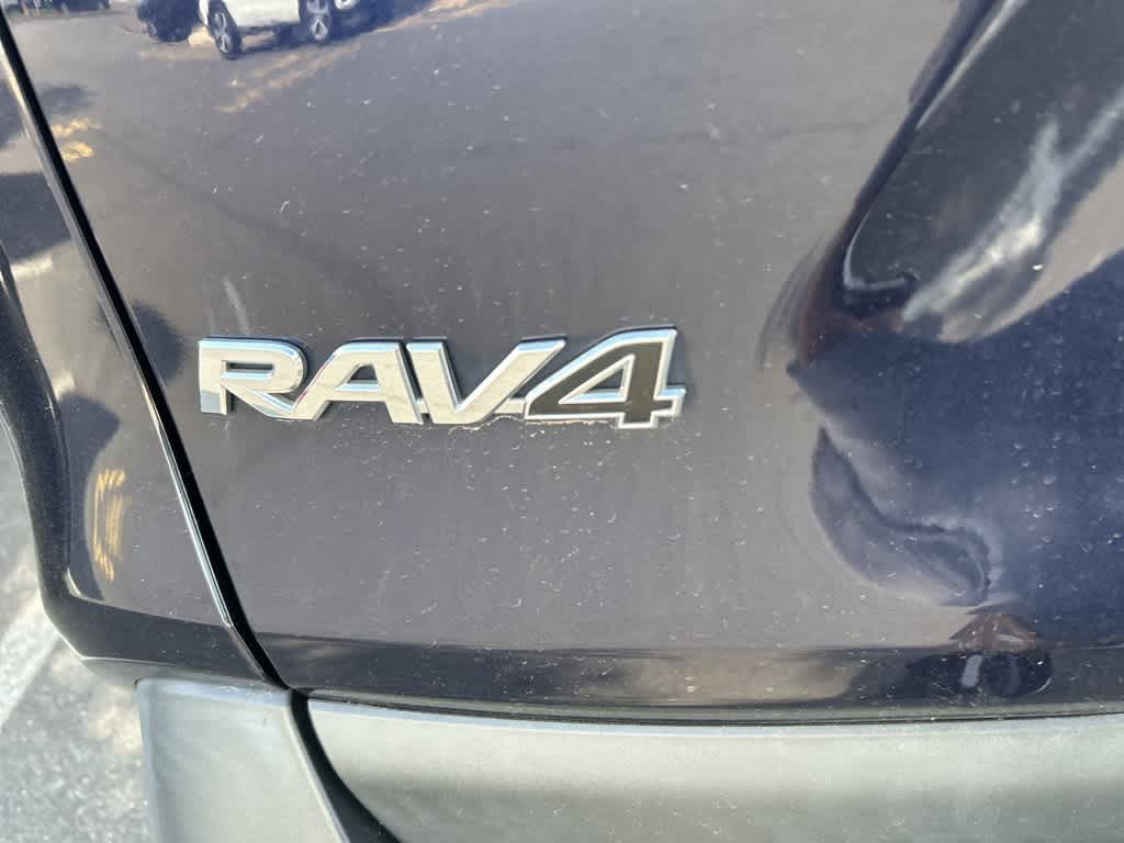 Thumbnail: 2021 Toyota RAV4 - 21