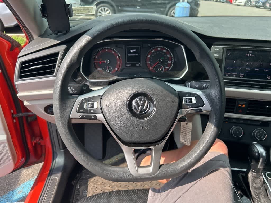 Thumbnail: 2019 Volkswagen Jetta - 17