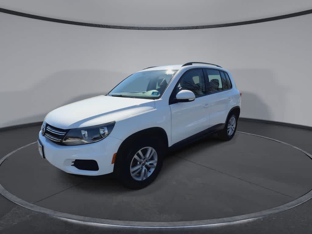 Thumbnail: 2016 Volkswagen Tiguan - 4