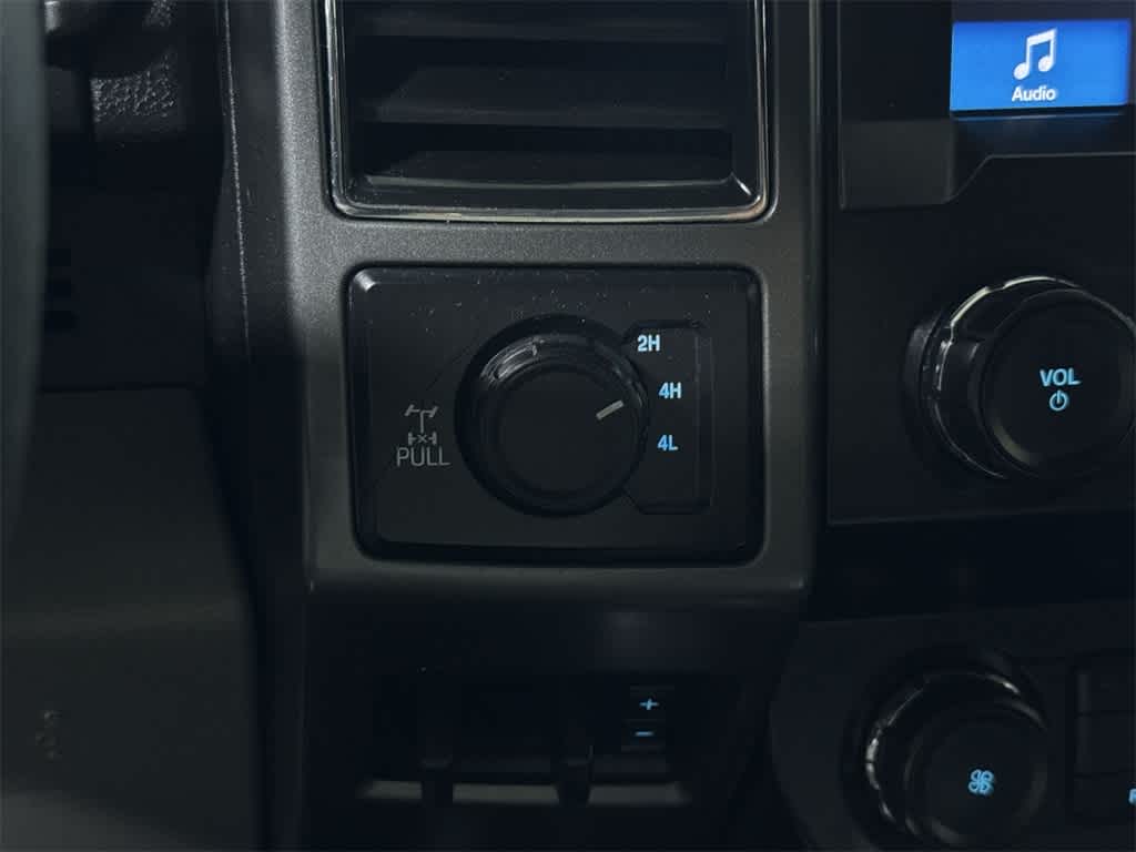 Thumbnail: 2019 Ford F-350 - 28