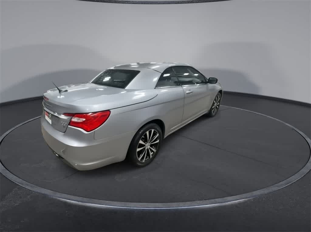 Thumbnail: 2013 Chrysler 200 - 8