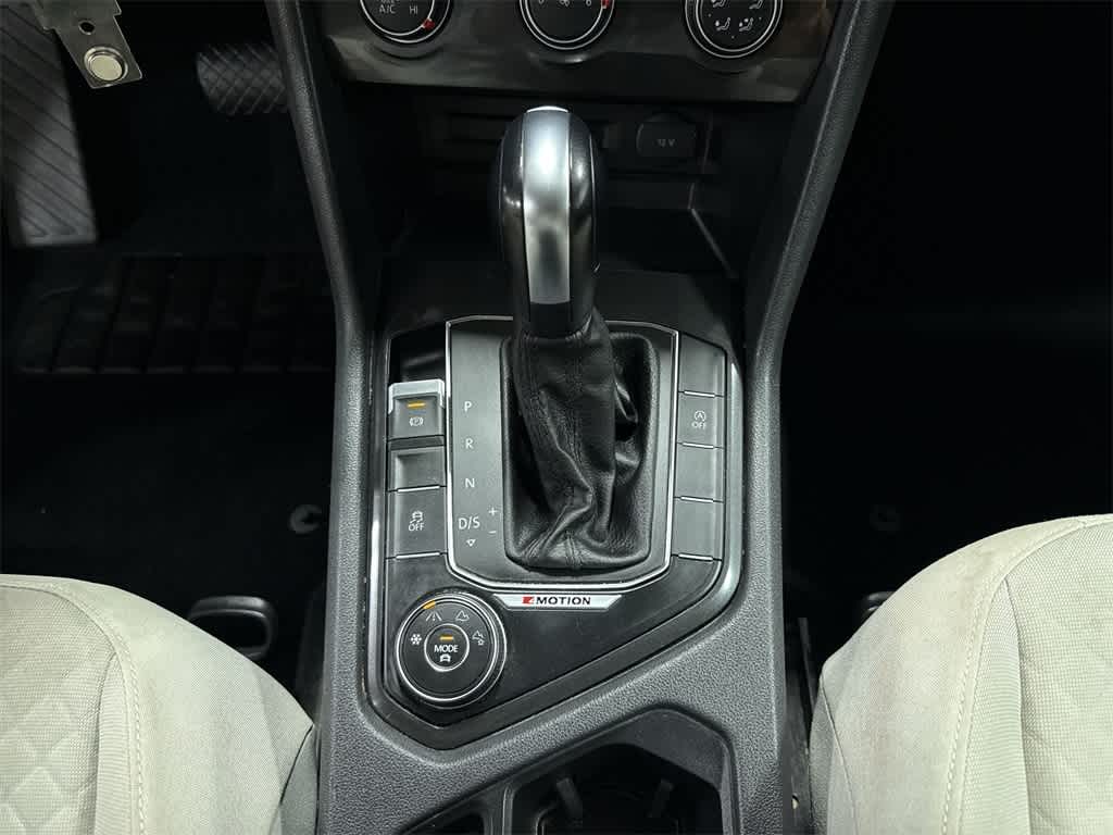 Thumbnail: 2018 Volkswagen Tiguan - 30