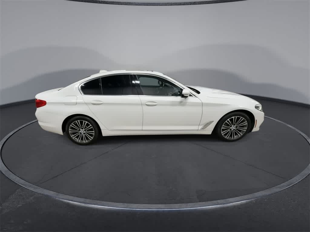 Thumbnail: 2019 BMW 5 Series - 9