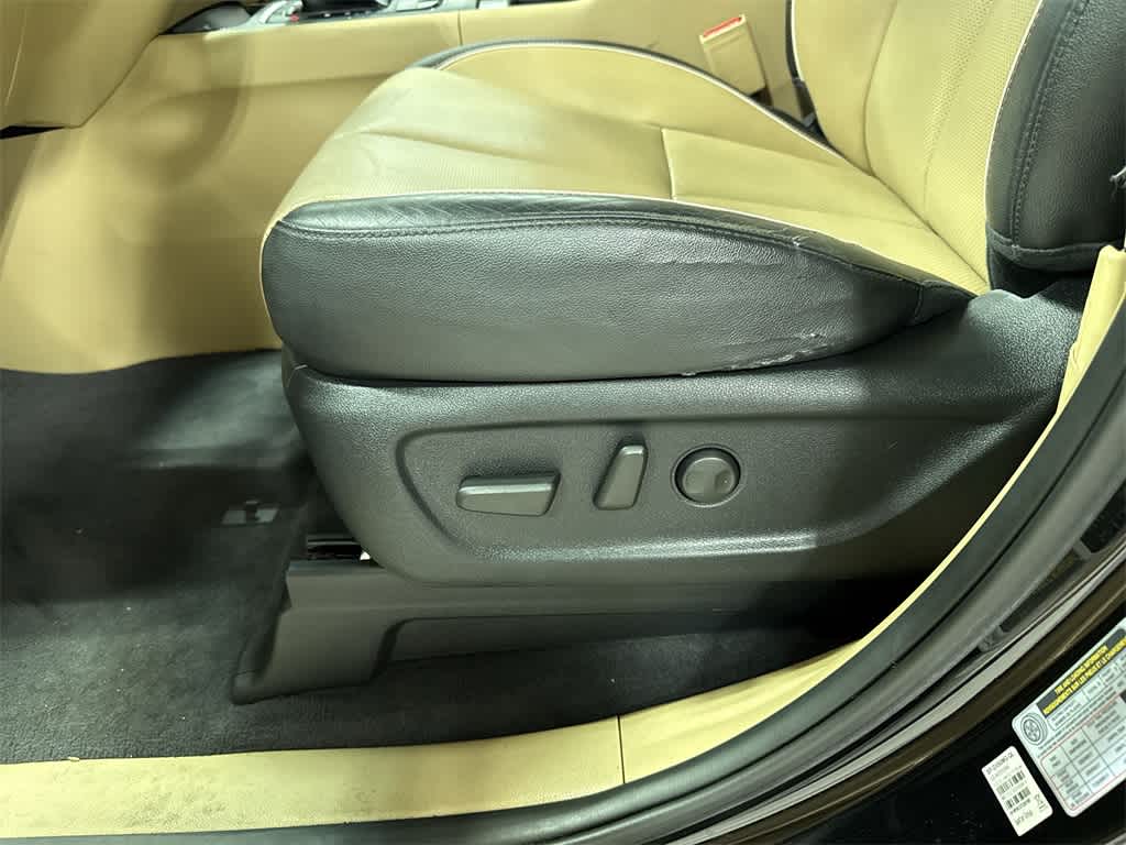 Thumbnail: 2018 Kia Sedona - 24