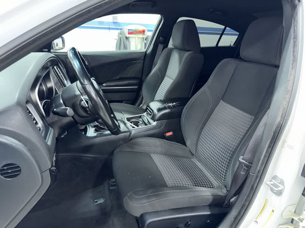 Thumbnail: 2018 Dodge Charger - 15