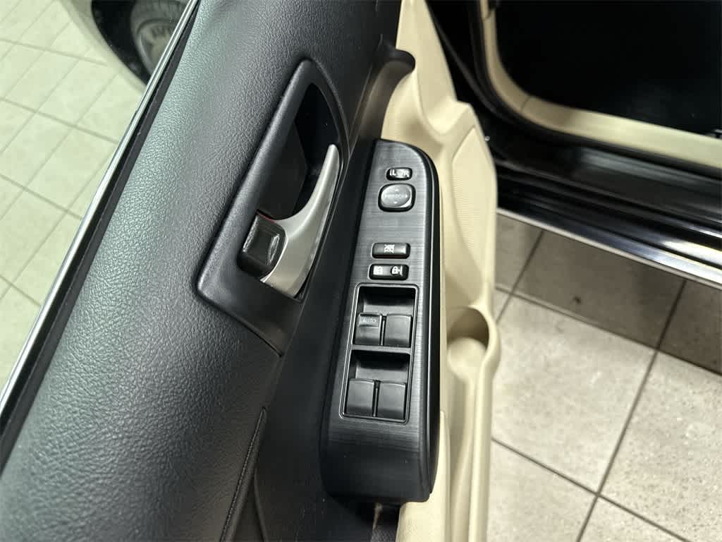 Thumbnail: 2014 Toyota Camry - 22