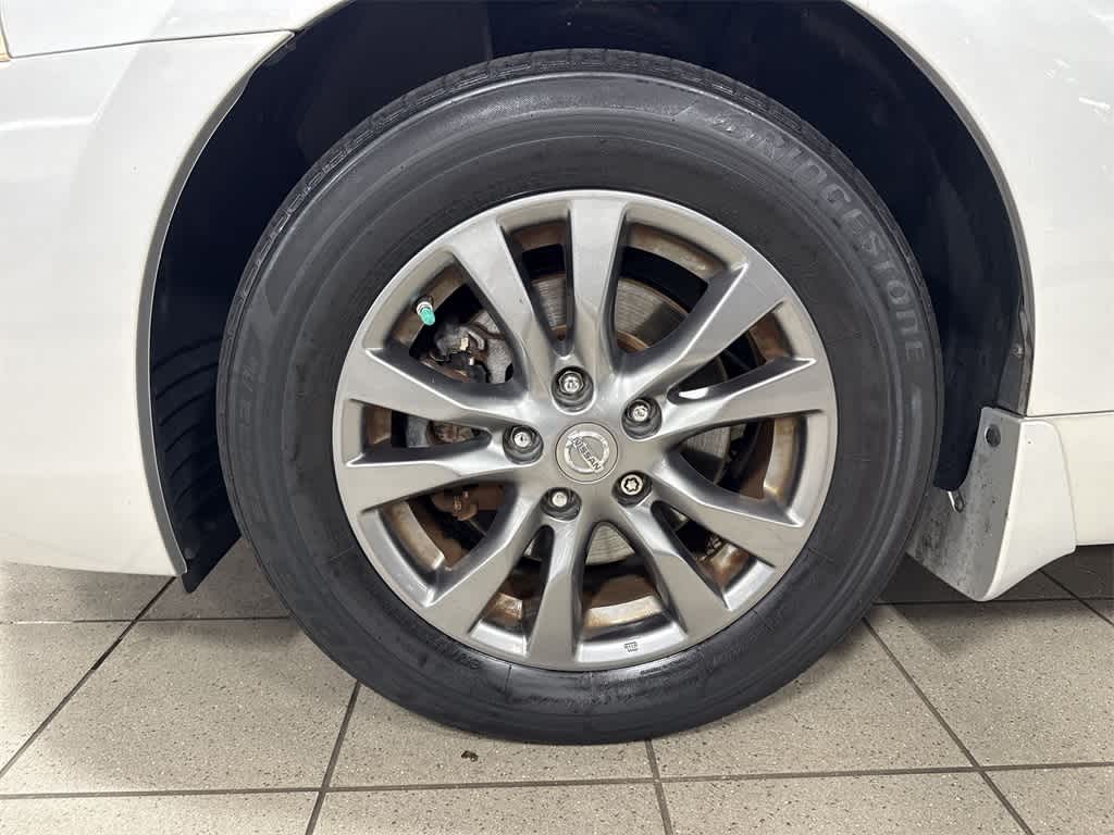 Thumbnail: 2015 Nissan Altima - 10
