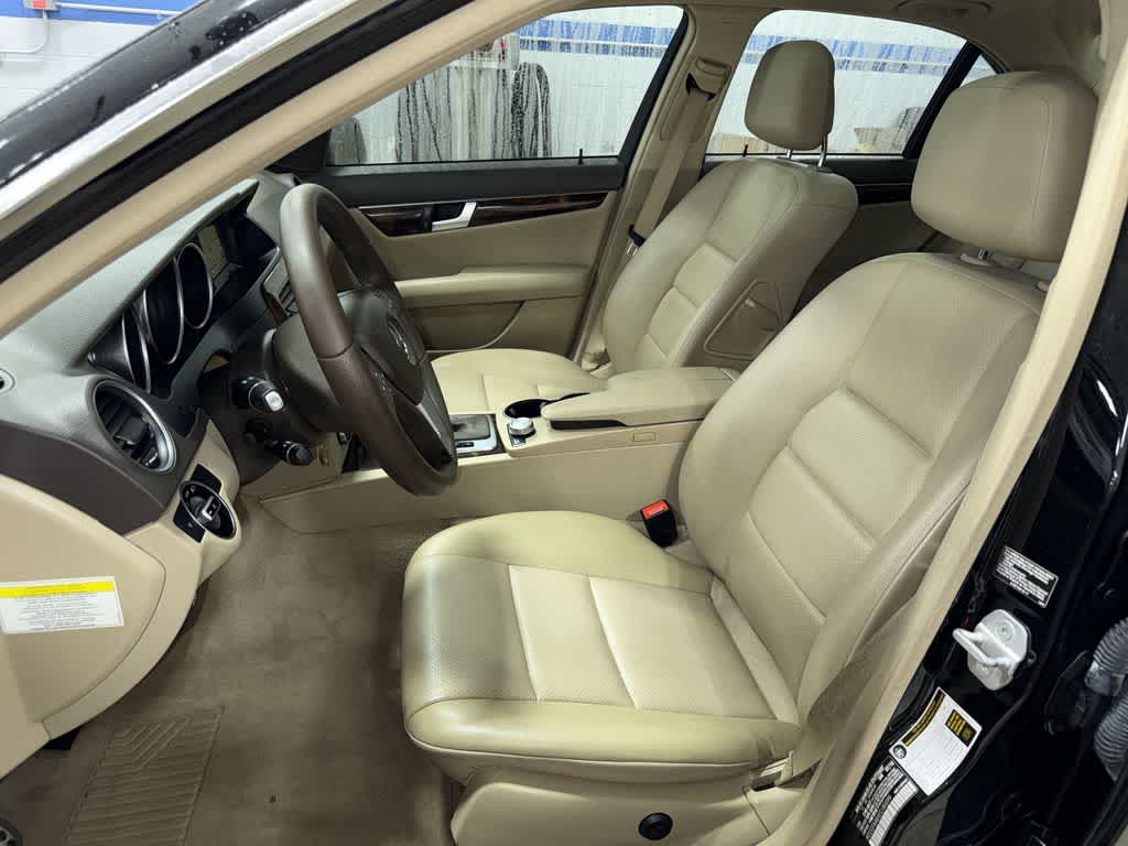 Thumbnail: 2014 Mercedes-Benz C-Class - 14