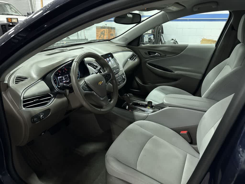 Thumbnail: 2018 Chevrolet Malibu - 28