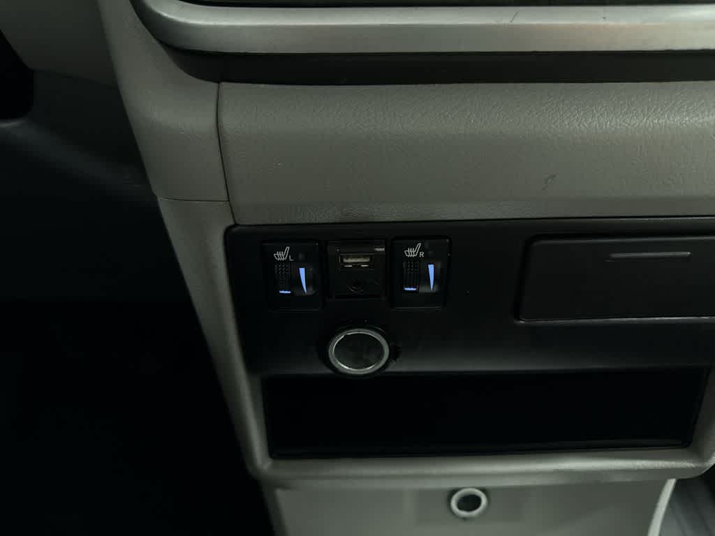 Thumbnail: 2020 Toyota Sienna - 33