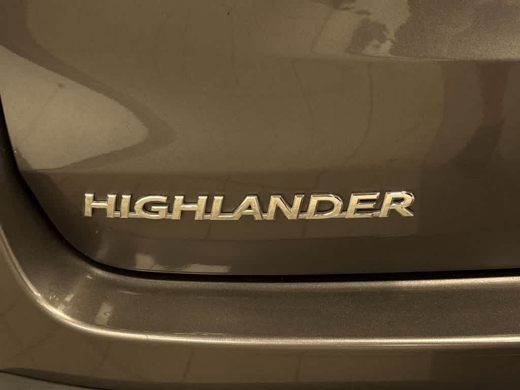 Thumbnail: 2017 Toyota Highlander - 28