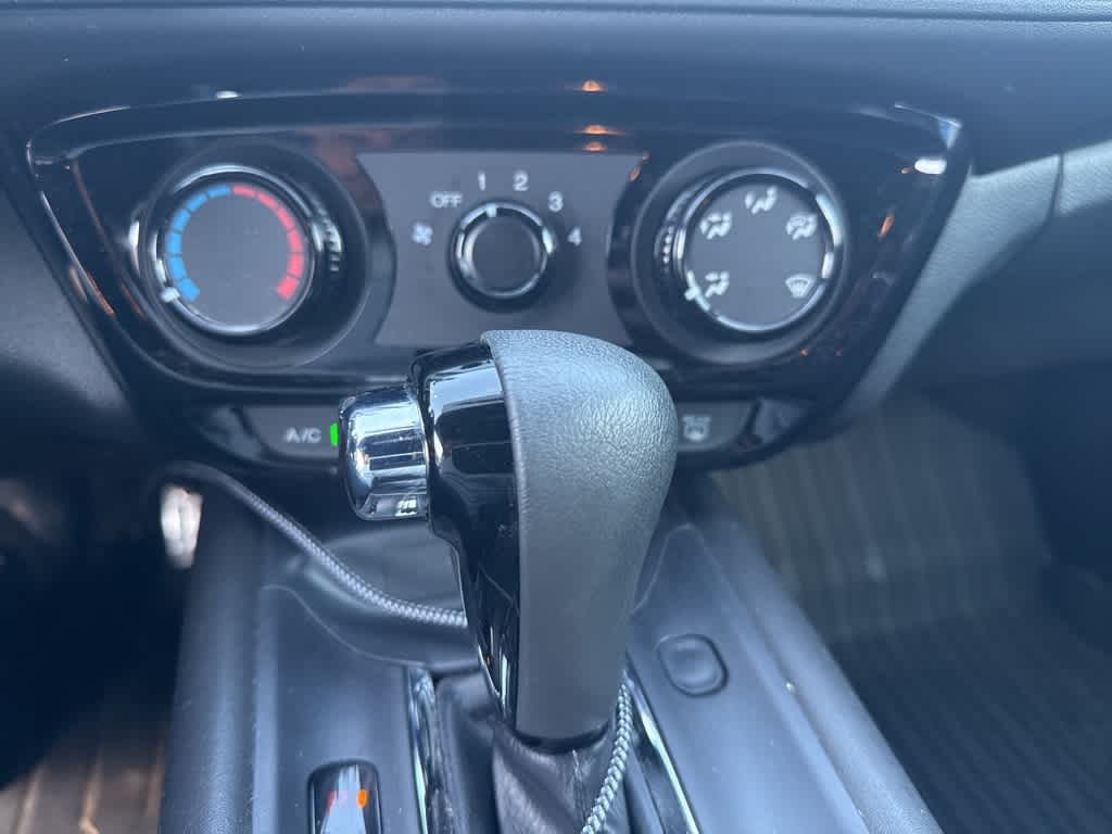 Thumbnail: 2022 Honda HR-V - 17