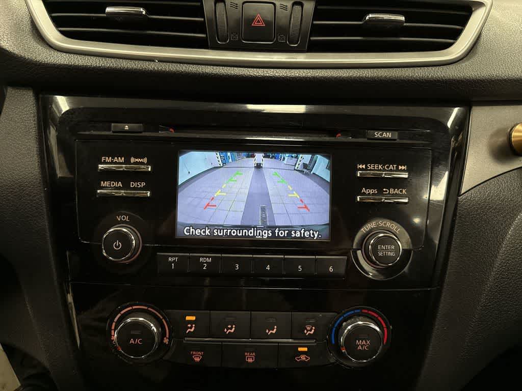 Thumbnail: 2015 Nissan Rogue - 23