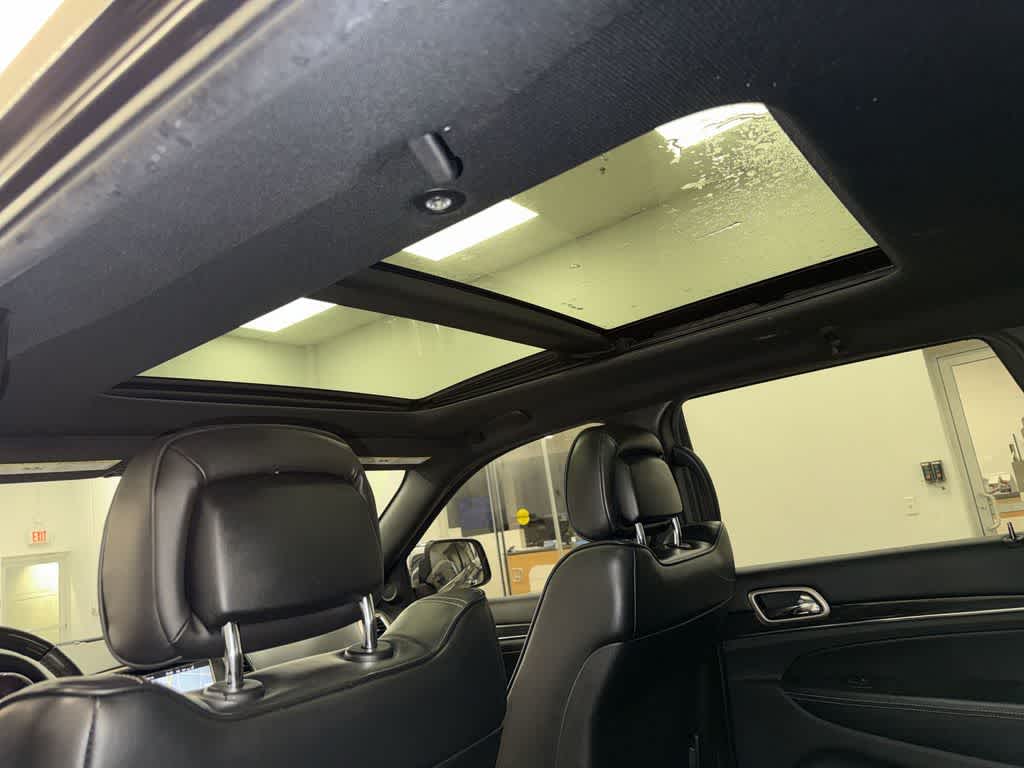 Thumbnail: 2016 Jeep Grand Cherokee - 25