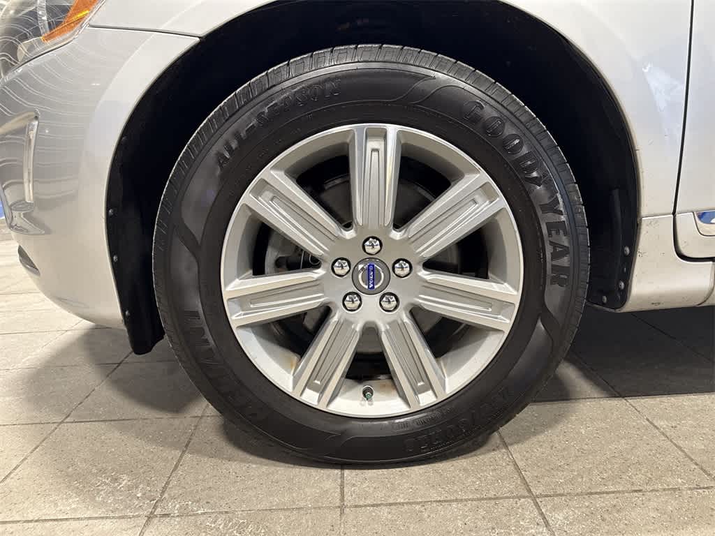 Thumbnail: 2017 Volvo XC60 - 10