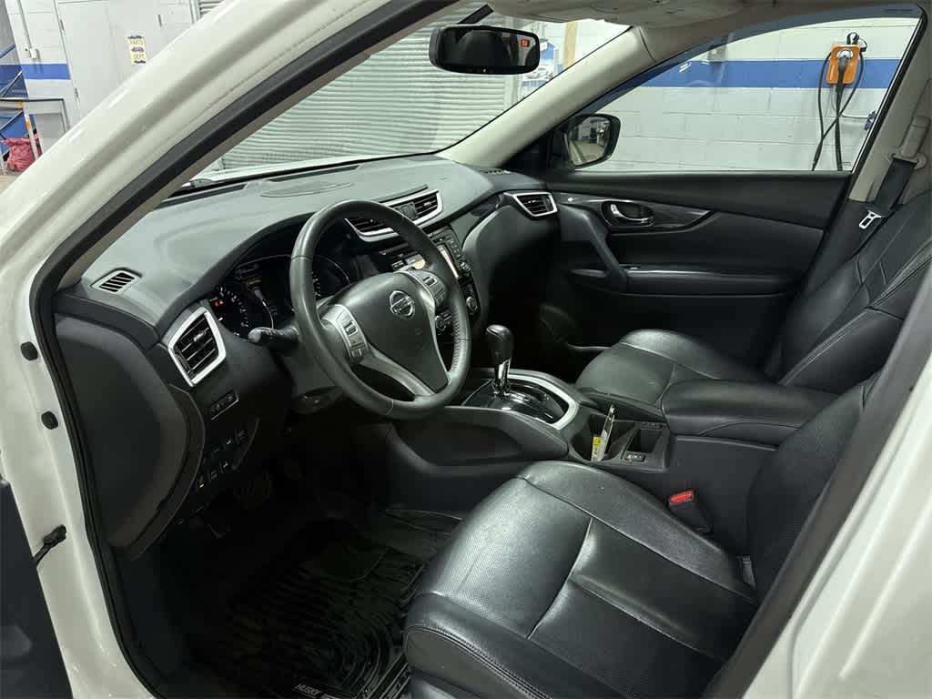 Thumbnail: 2015 Nissan Rogue - 30