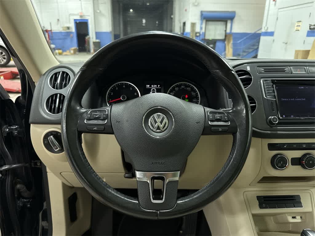 Thumbnail: 2016 Volkswagen Tiguan - 18