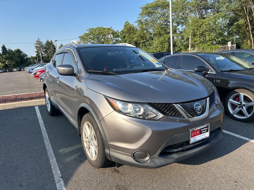 Thumbnail: 2018 Nissan Rogue Sport - 3