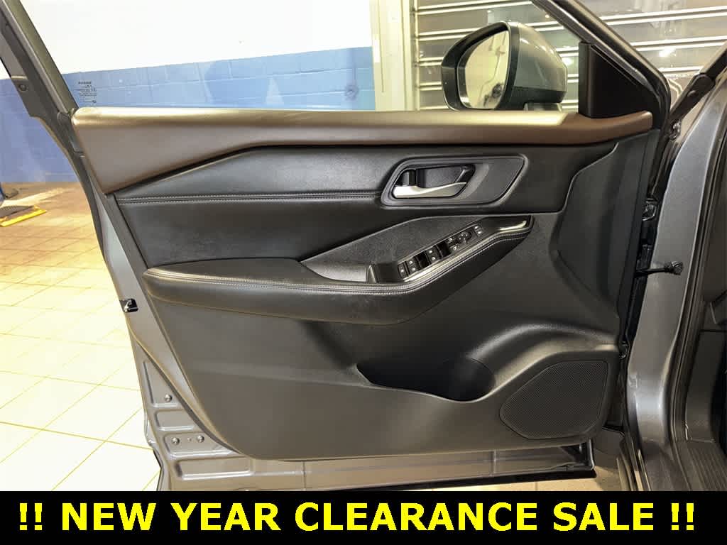 Thumbnail: 2023 Nissan Rogue - 30