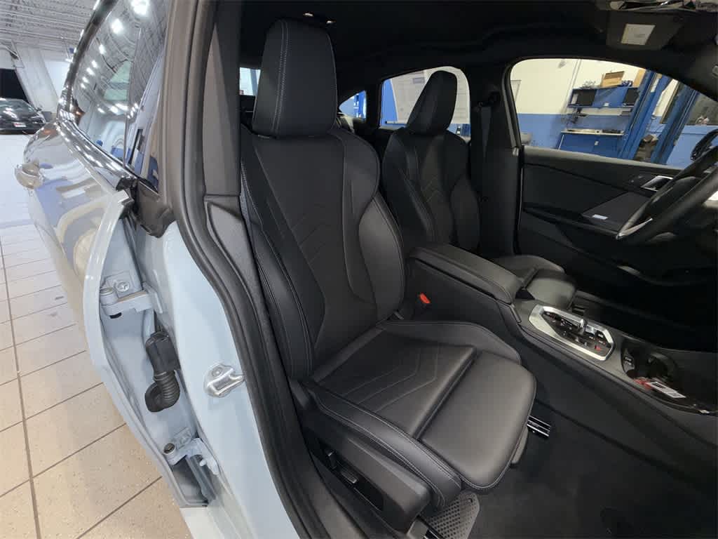 Thumbnail: 2025 BMW 2 Series - 16