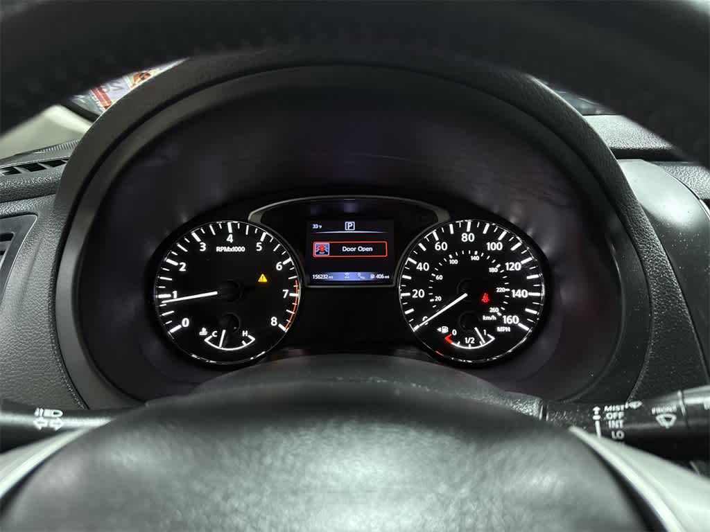 Thumbnail: 2017 Nissan Altima - 32