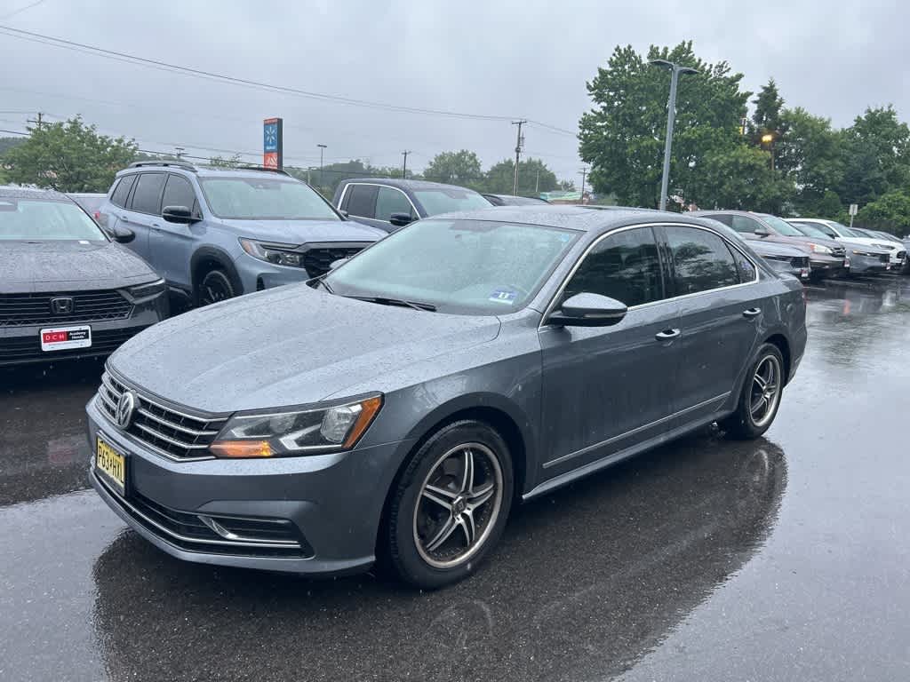 2017 Volkswagen Passat SE Hero Image