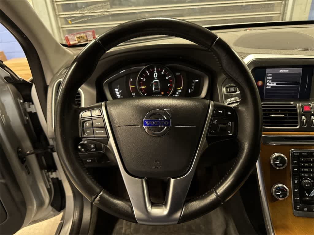 Thumbnail: 2017 Volvo XC60 - 18