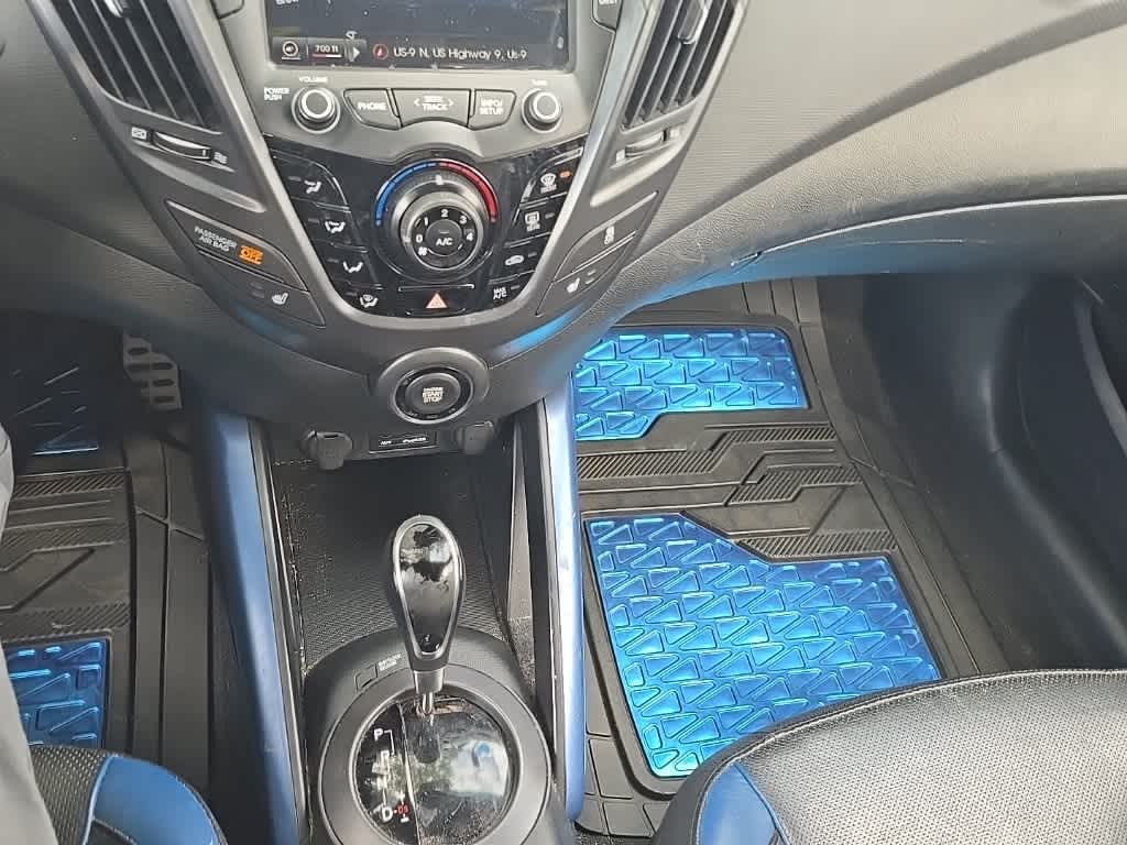 Thumbnail: 2013 Hyundai Veloster - 26