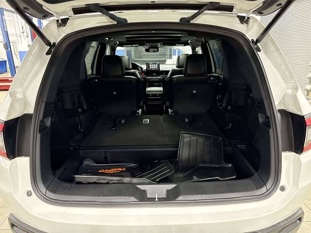 Thumbnail: 2023 Honda Pilot - 11