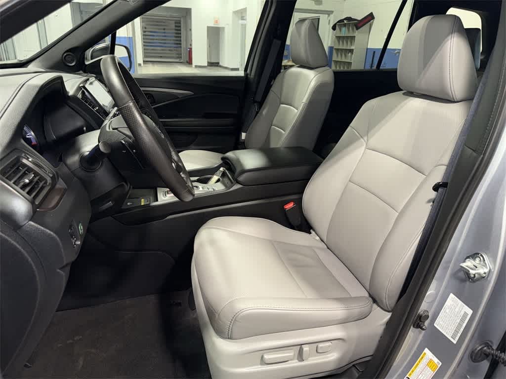 Thumbnail: 2025 Honda Passport - 15