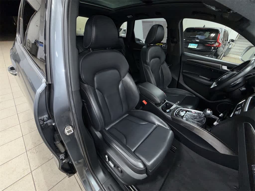 Thumbnail: 2015 Audi SQ5 - 16