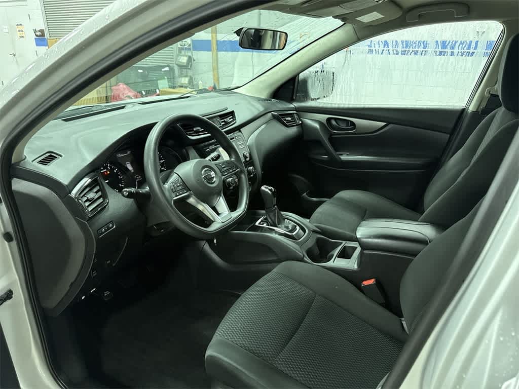 Thumbnail: 2018 Nissan Rogue Sport - 27