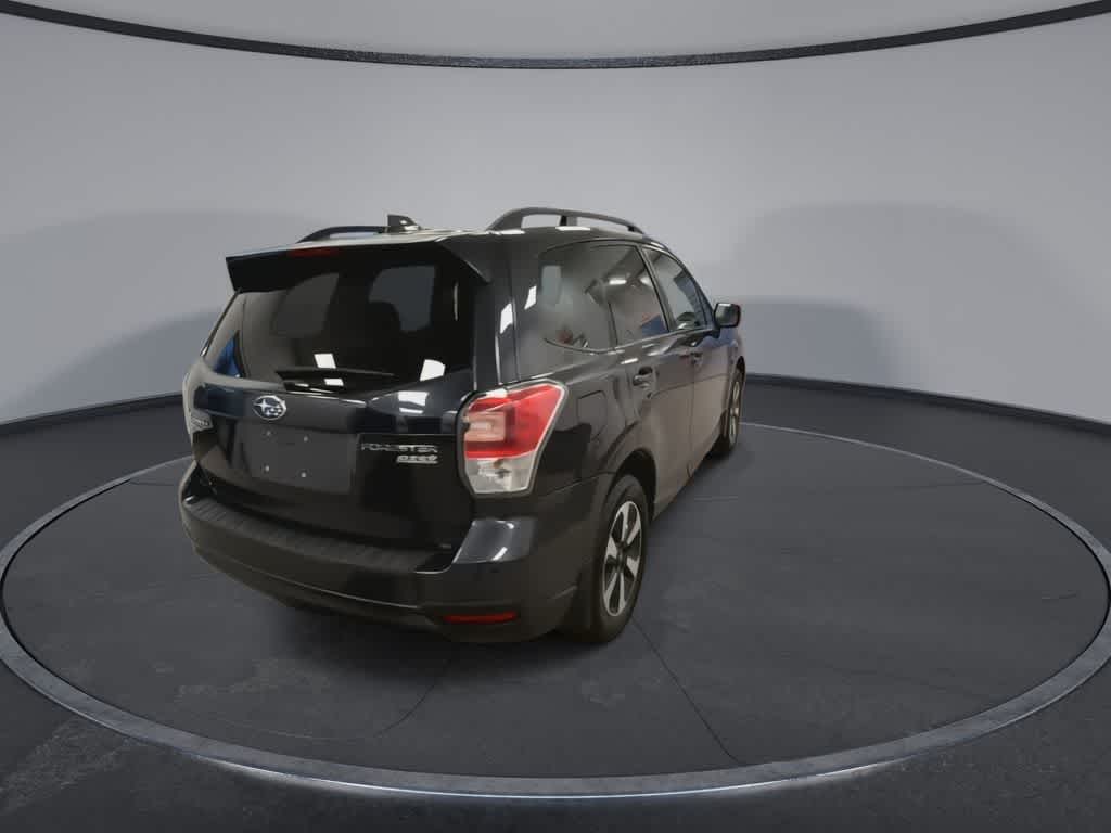 Thumbnail: 2017 Subaru Forester - 8