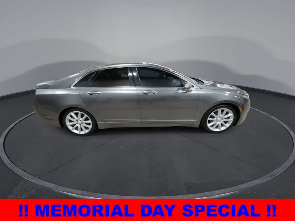 Thumbnail: 2014 Lincoln MKZ - 9