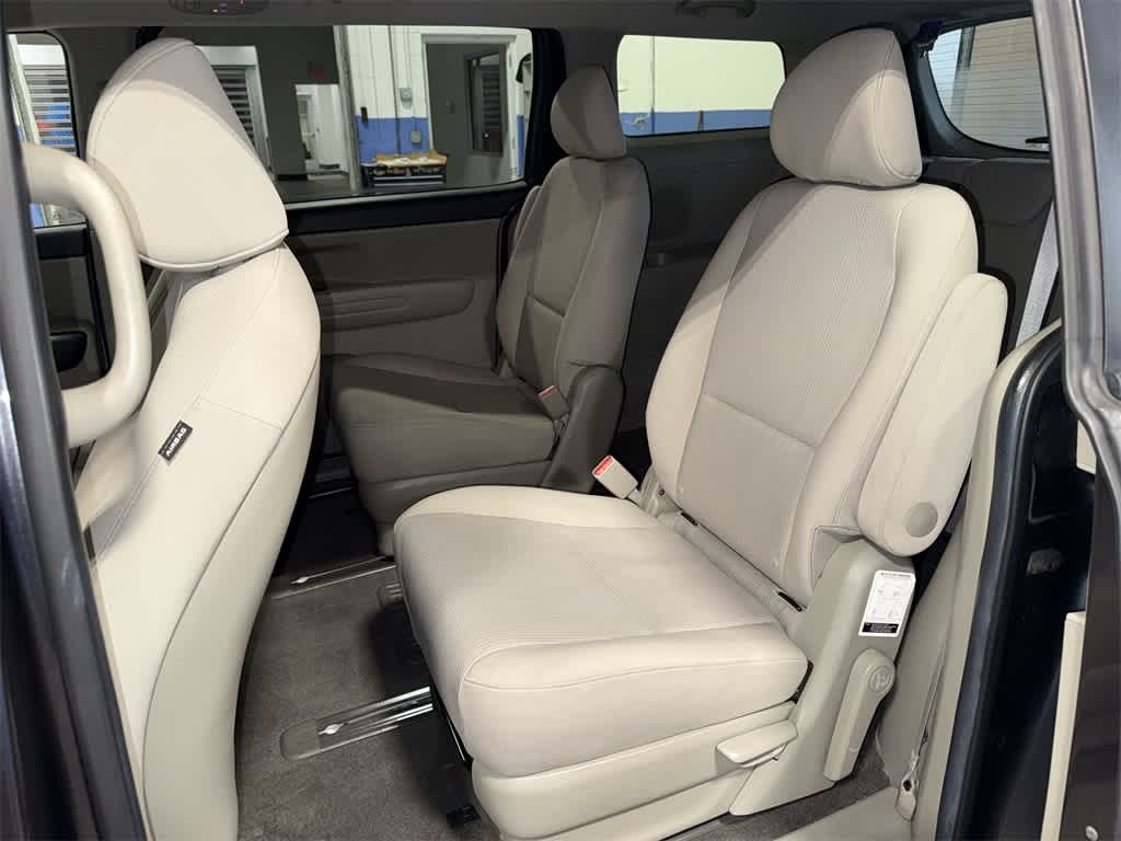 Thumbnail: 2019 Kia Sedona - 17