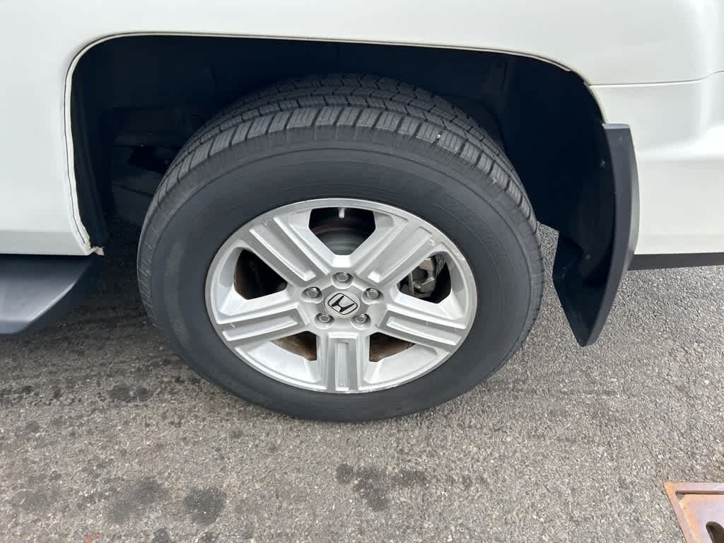 Thumbnail: 2014 Honda Ridgeline - 25