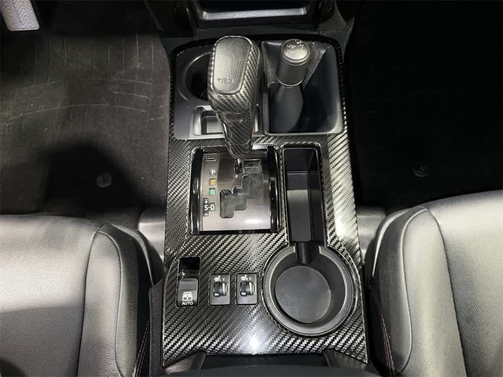 Thumbnail: 2022 Toyota 4Runner - 32