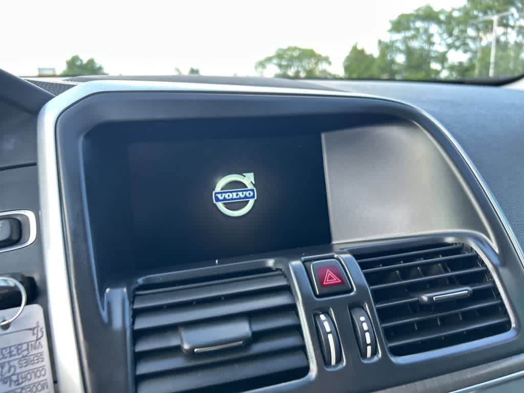 Thumbnail: 2015 Volvo XC60 - 22