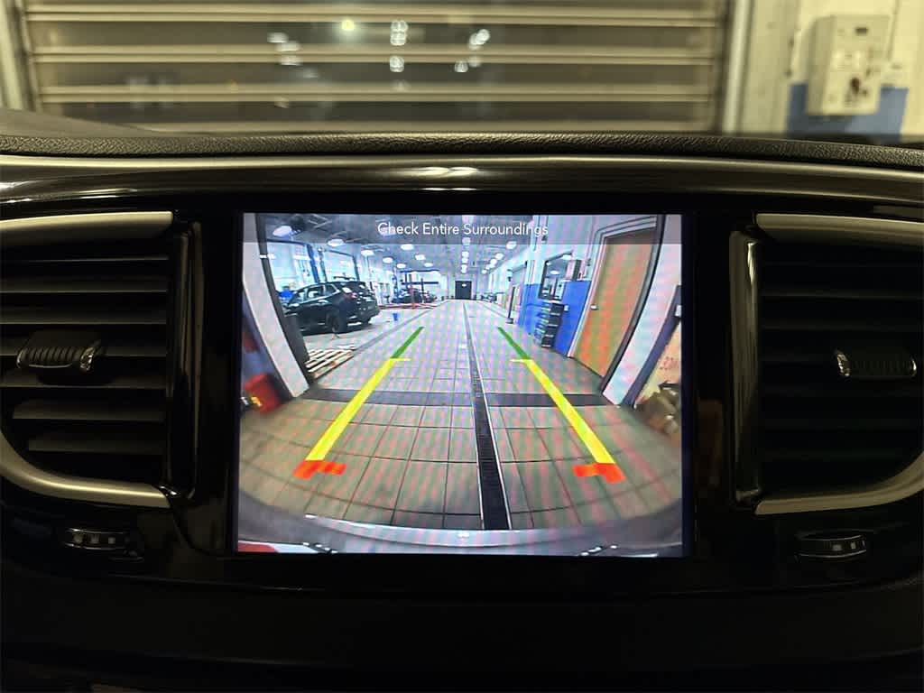 Thumbnail: 2018 Chrysler Pacifica - 25