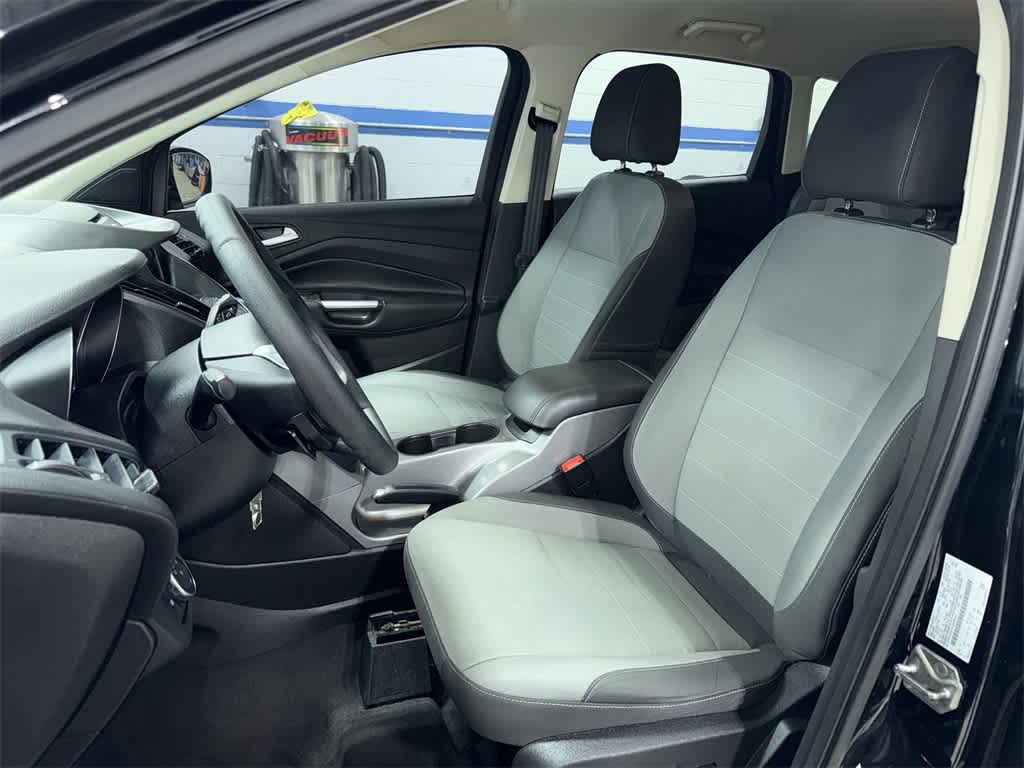 Thumbnail: 2016 Ford Escape - 15