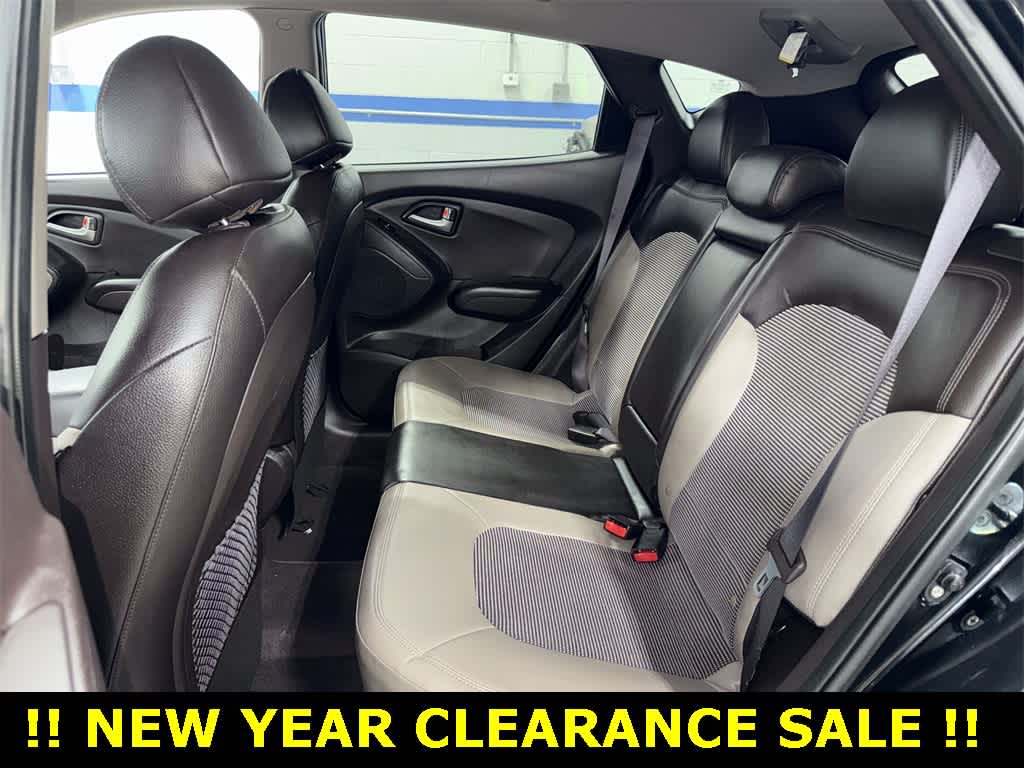 Thumbnail: 2011 Hyundai Tucson - 17