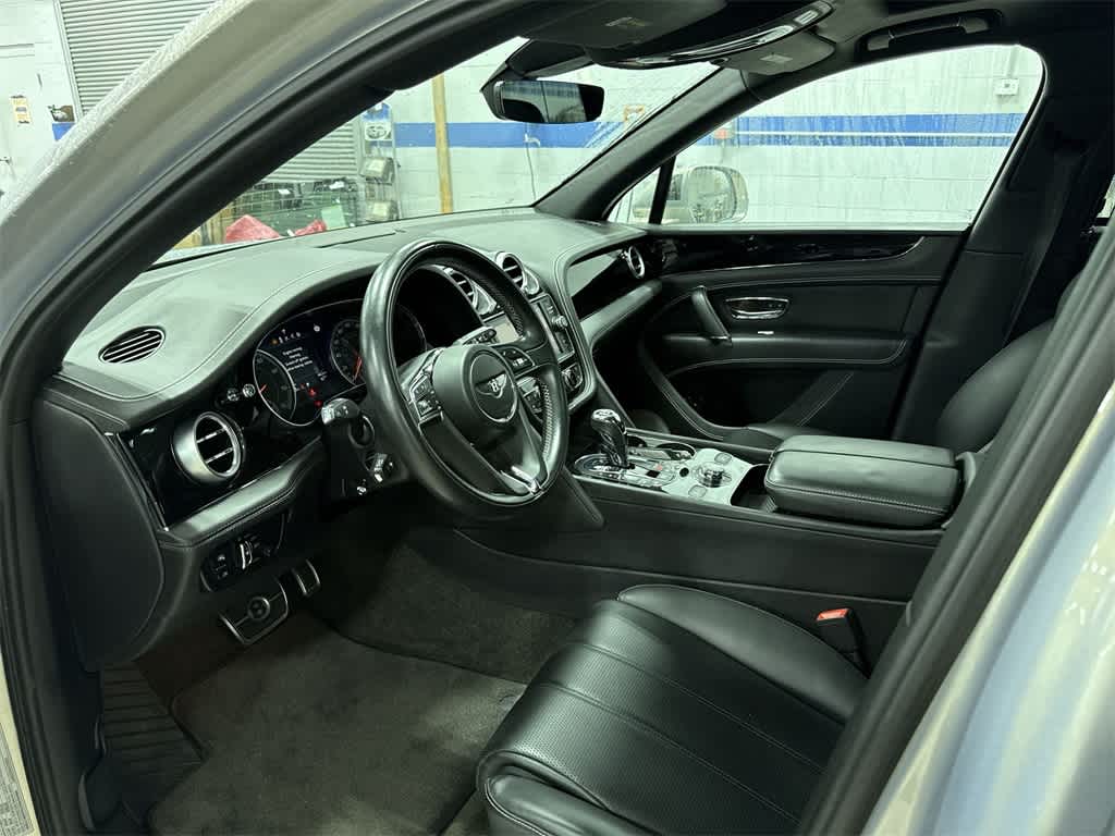 Thumbnail: 2018 Bentley Bentayga - 31
