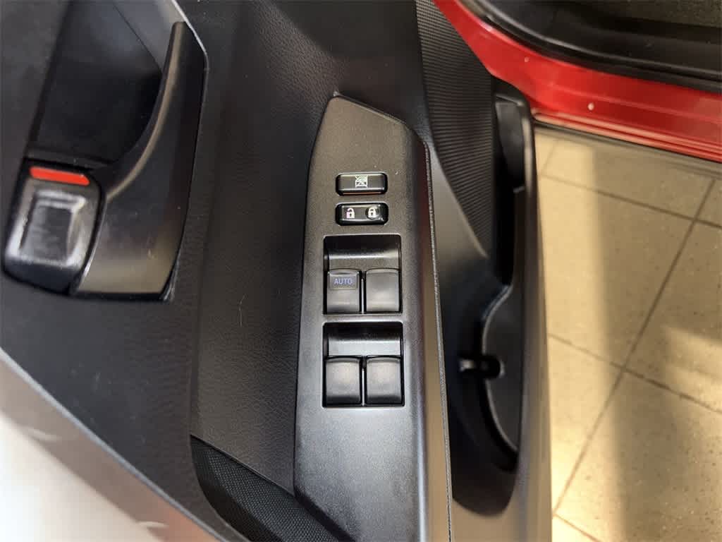 Thumbnail: 2017 Toyota RAV4 - 22