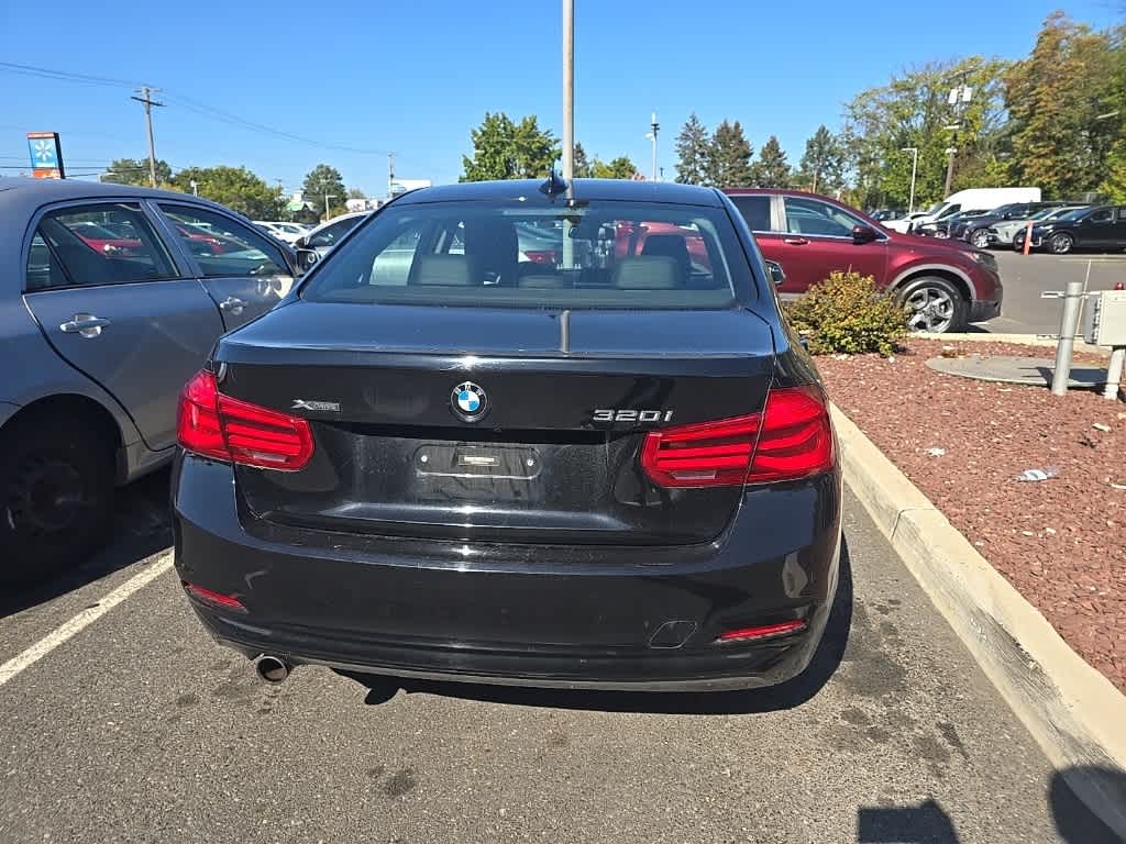 Thumbnail: 2018 BMW 3 Series - 6