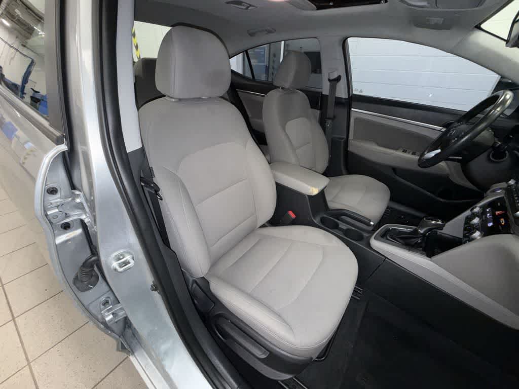 Thumbnail: 2020 Hyundai Elantra - 15