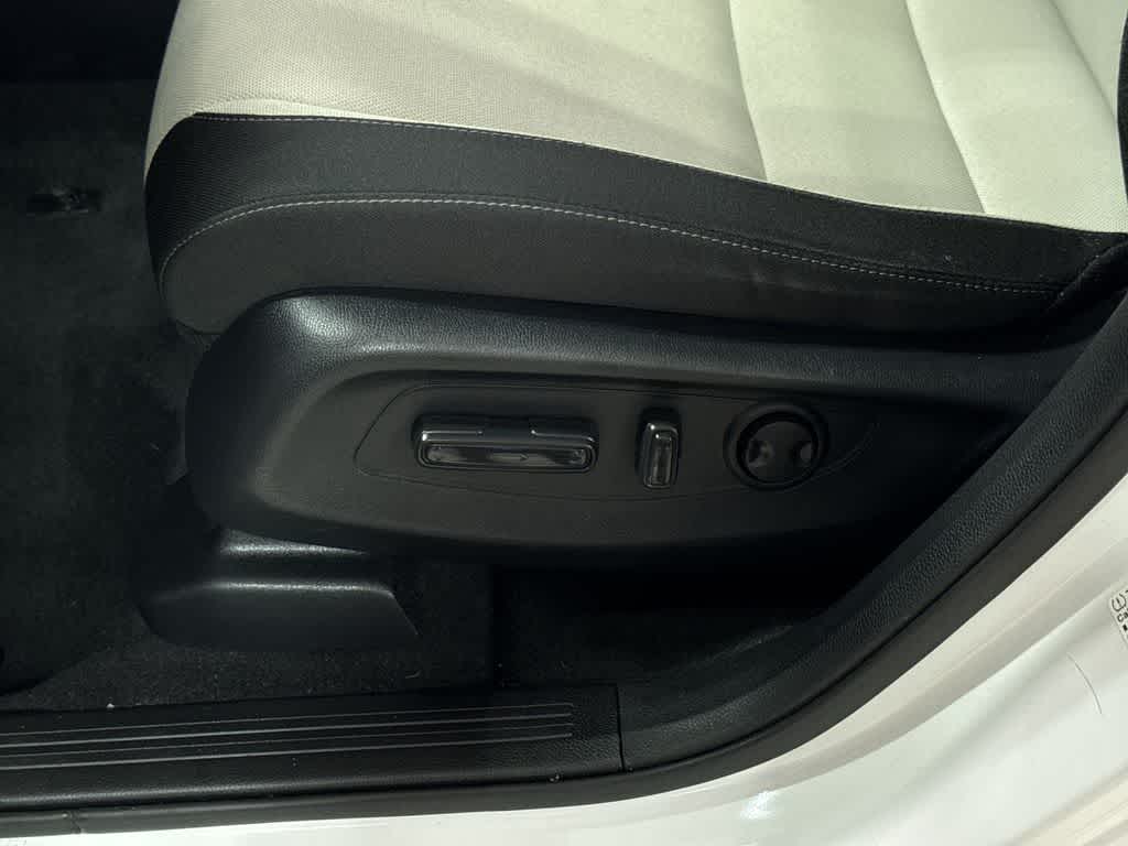 Thumbnail: 2023 Honda CR-V - 23