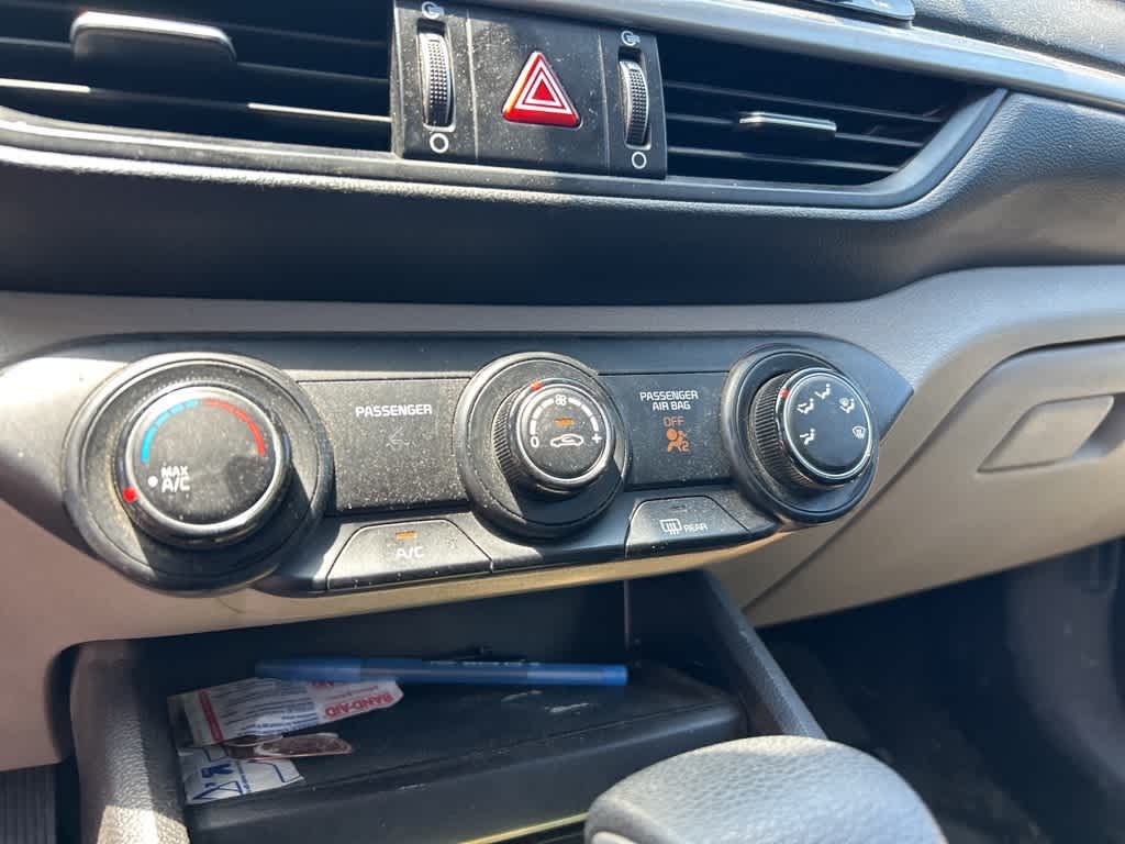 Thumbnail: 2020 Kia Forte - 9