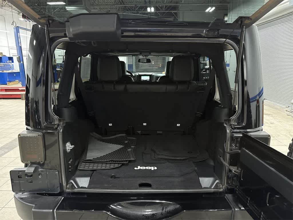 Thumbnail: 2016 Jeep Wrangler - 11