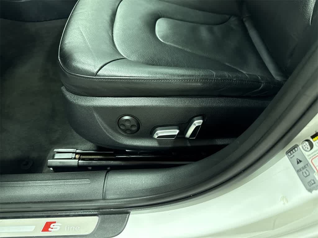 Thumbnail: 2014 Audi A4 - 23